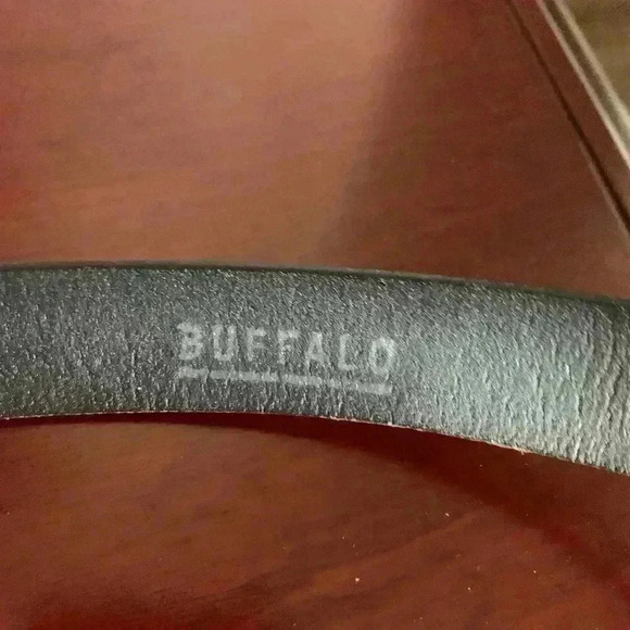 Made in Canada Buffalo leather belt - Picture 2 of 5